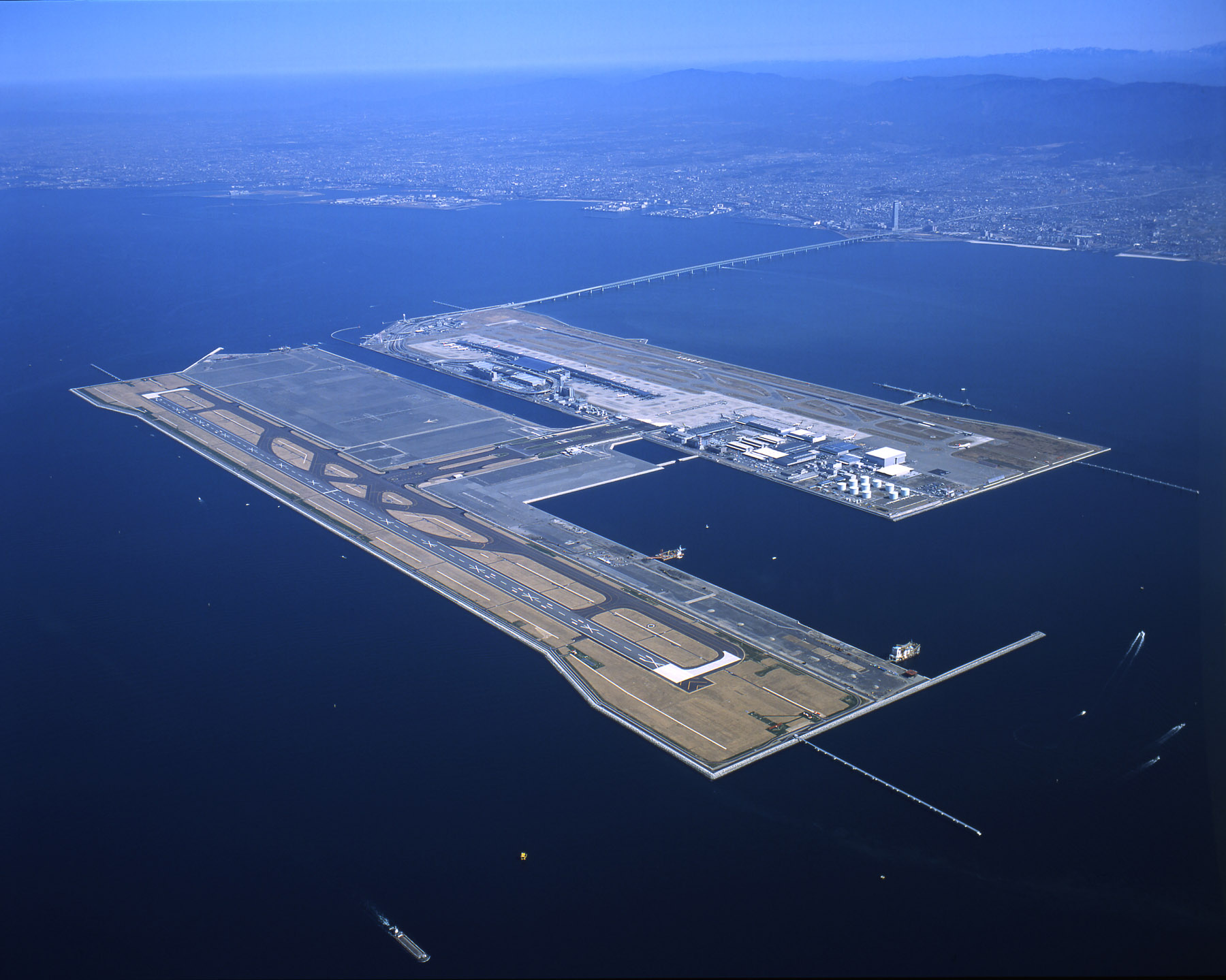 第2期工事が進む関西国際空港【大阪府】